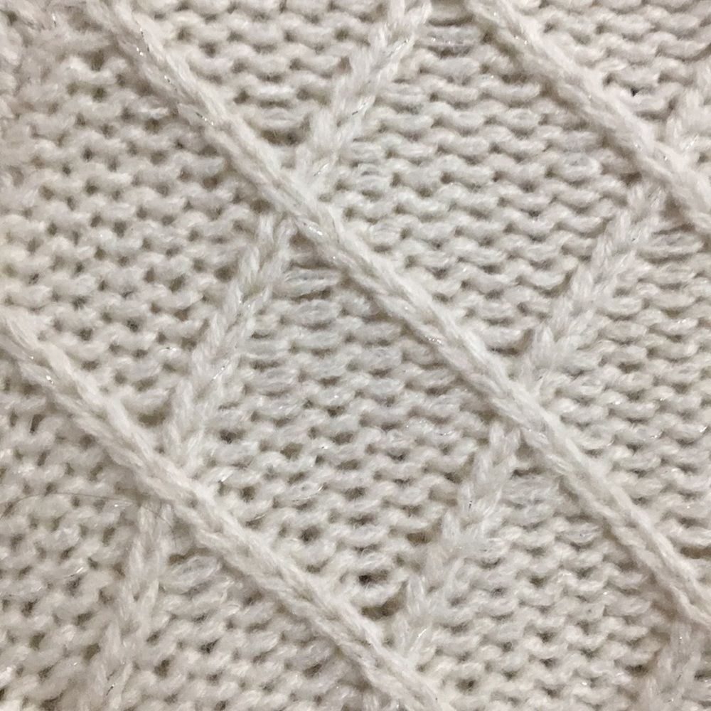 Pretty Cream Sweater - Picture 4 of 5